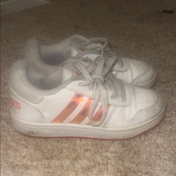 Adidas Hoops 2.0 Girls Size 13 Sneakers White & Pink Iridescent - Picture 1 of 6